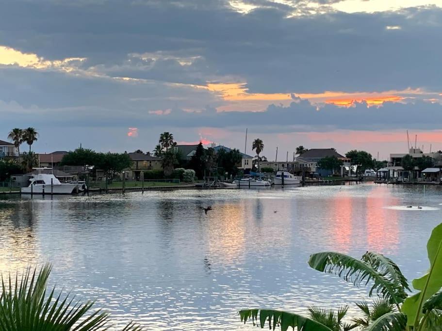 Paradise Lagoon*Bayhouse Fishing*Beach*Dogfriendly Galveston Exterior photo
